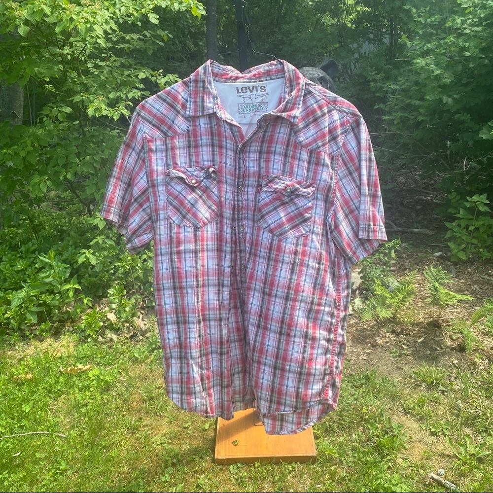 Levi’s Red, White & Brown Plaid Button Down
